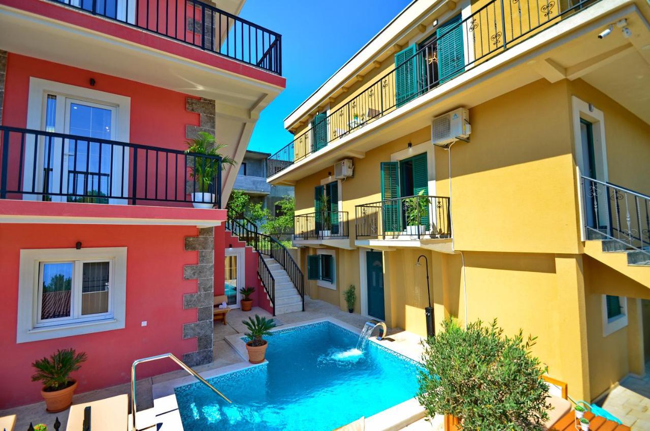 Apartments Lux S Tivat Exterior foto