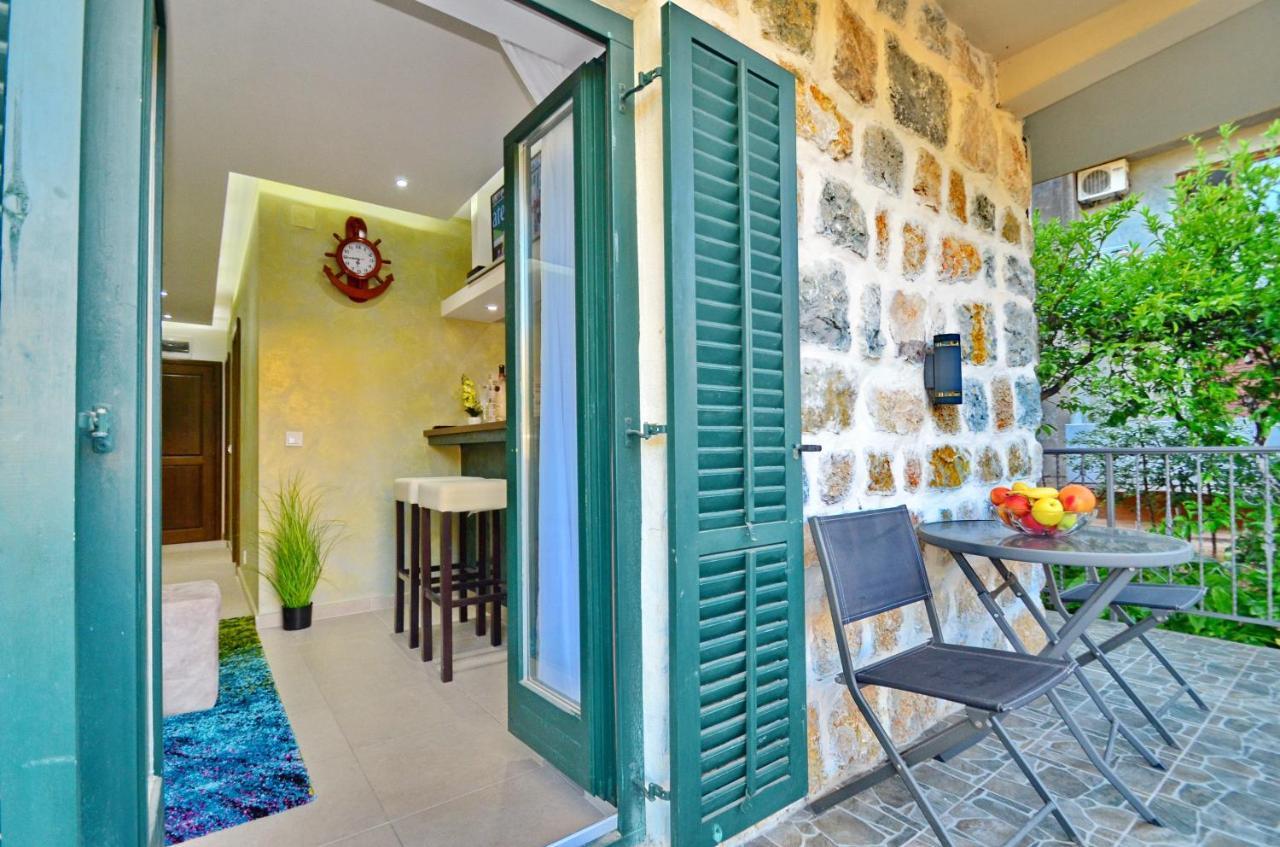 Apartments Lux S Tivat Exterior foto