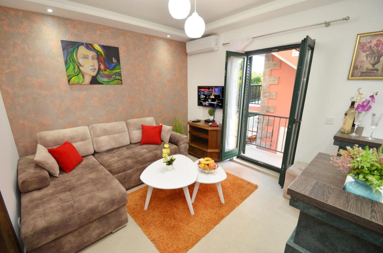 Apartments Lux S Tivat Exterior foto