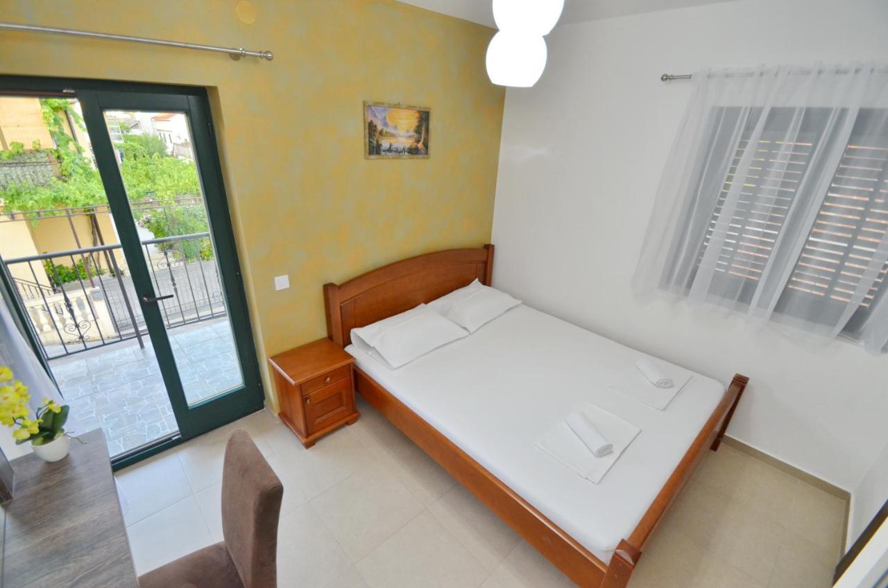 Apartments Lux S Tivat Exterior foto