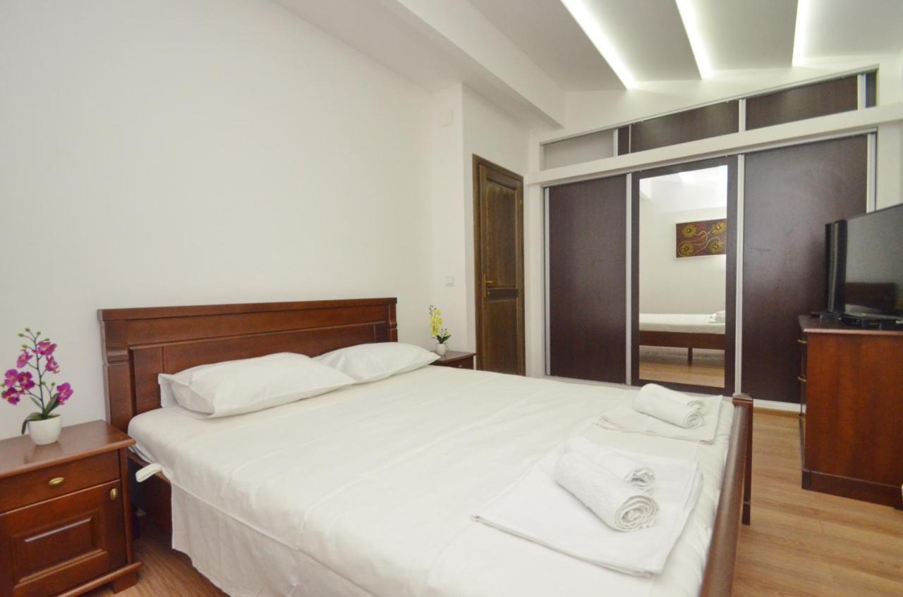Apartments Lux S Tivat Exterior foto