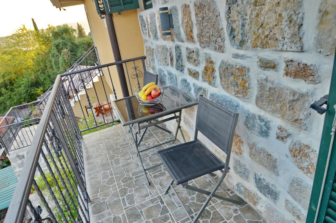 Apartments Lux S Tivat Exterior foto
