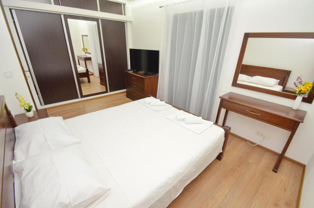 Apartments Lux S Tivat Exterior foto