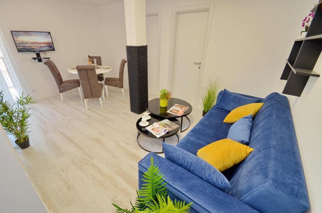 Apartments Lux S Tivat Exterior foto