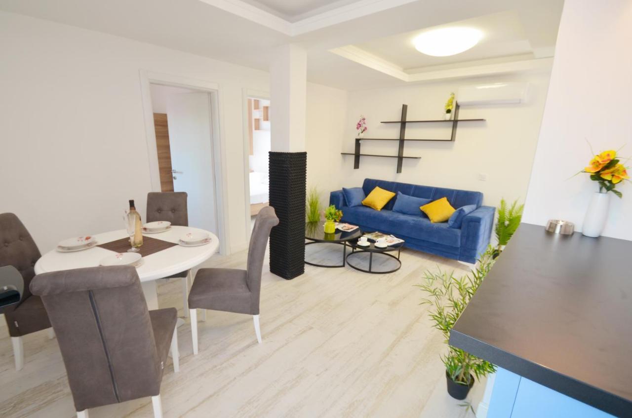 Apartments Lux S Tivat Exterior foto