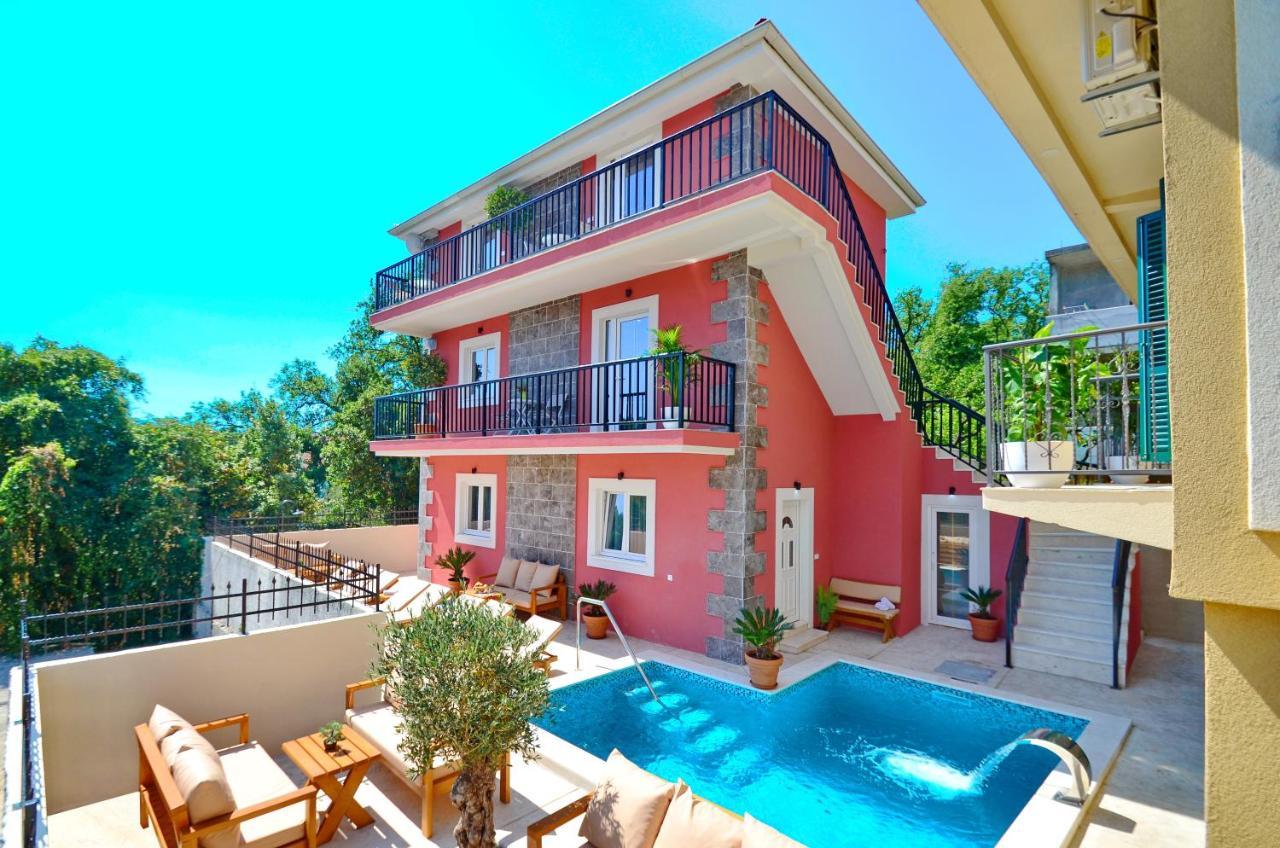 Apartments Lux S Tivat Exterior foto